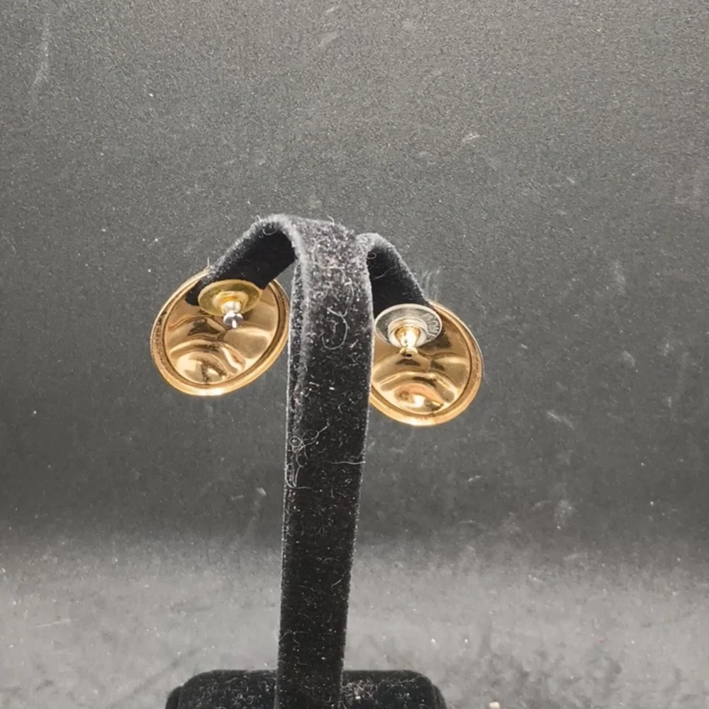 Vintage gold tone textured oval earrings - Picture 3 of 3